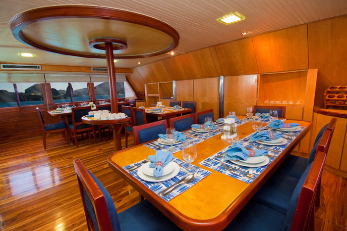Galaven I dining area